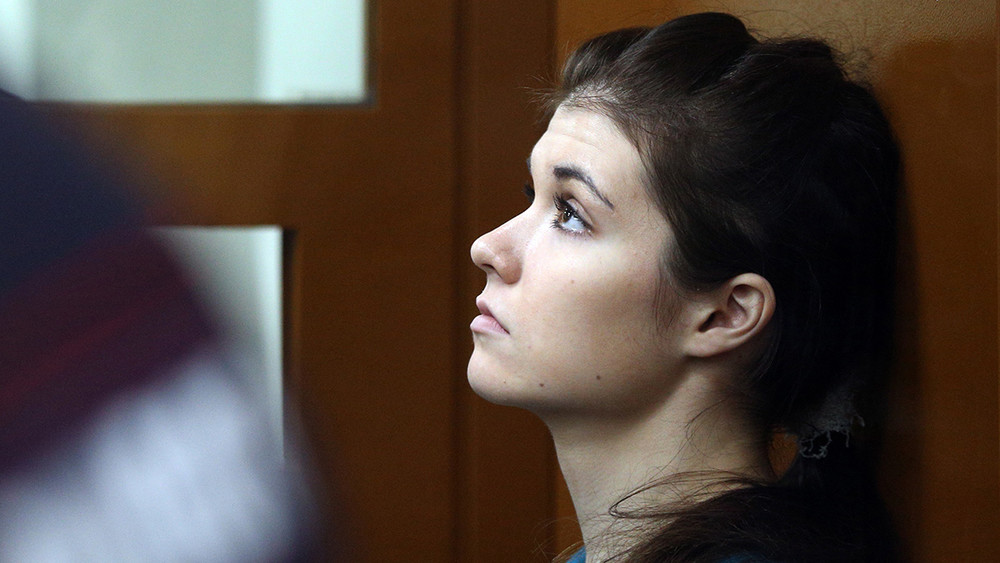 Мама Варвары Карауловой: они так боятся 19-летнюю девочку
