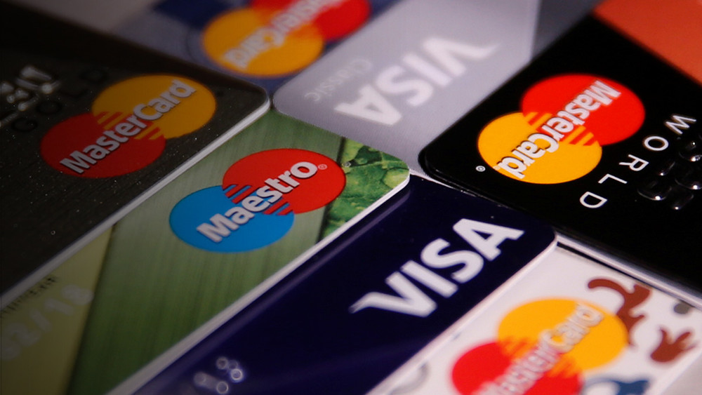 Российские ритейлеры пожаловались в ФАС на действия Visa и MasterCard