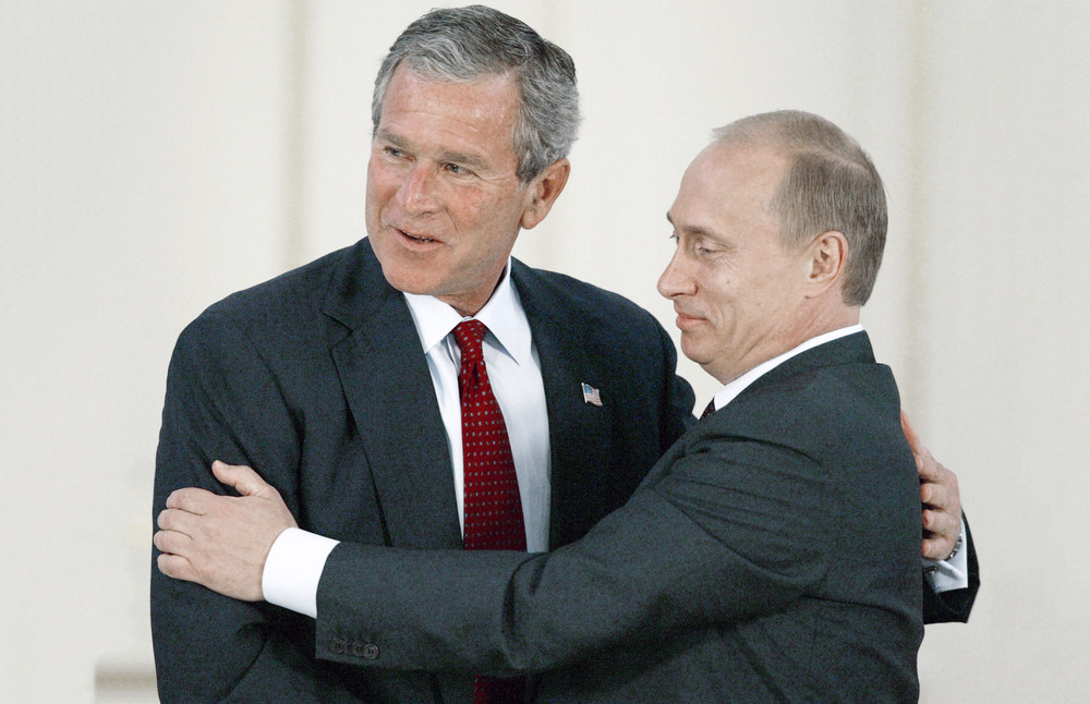 Владимир Путин и Джордж Буш, 2003 год. Фото: Дмитрий Азаров / Коммерсантъ