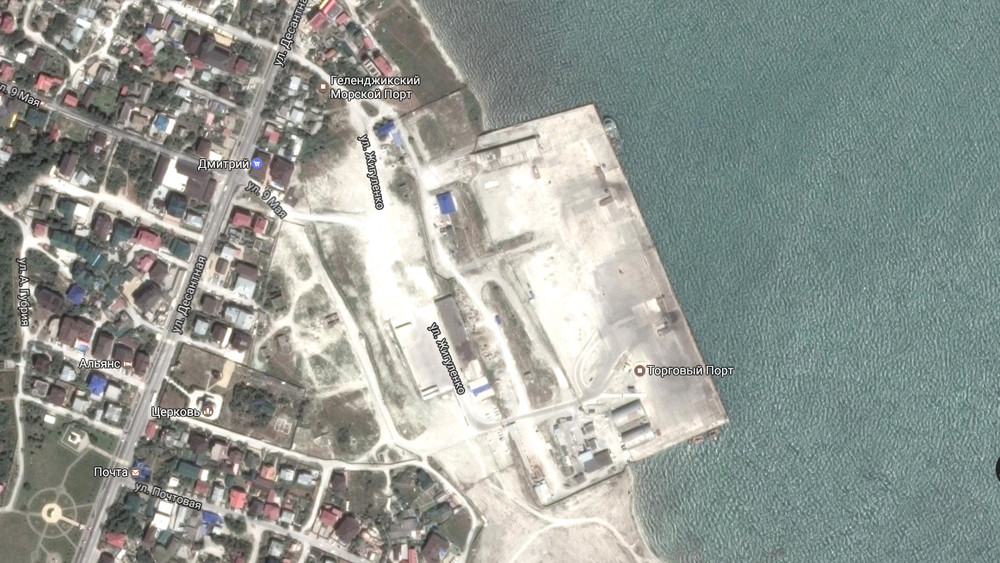 Кадр со спутника с изображением места, где будет марина и порт. Источник: Google maps