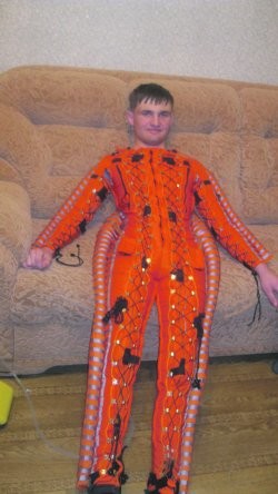 Денис в костюме «Атлант»