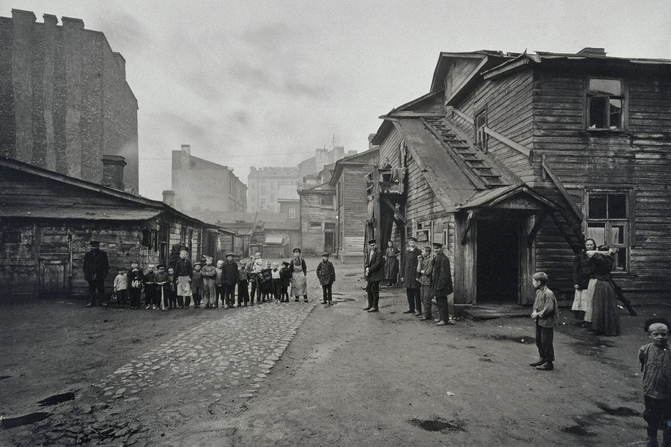 Двор на Выборгской стороне, 1900 год. Фото: hermitagemuseum.org