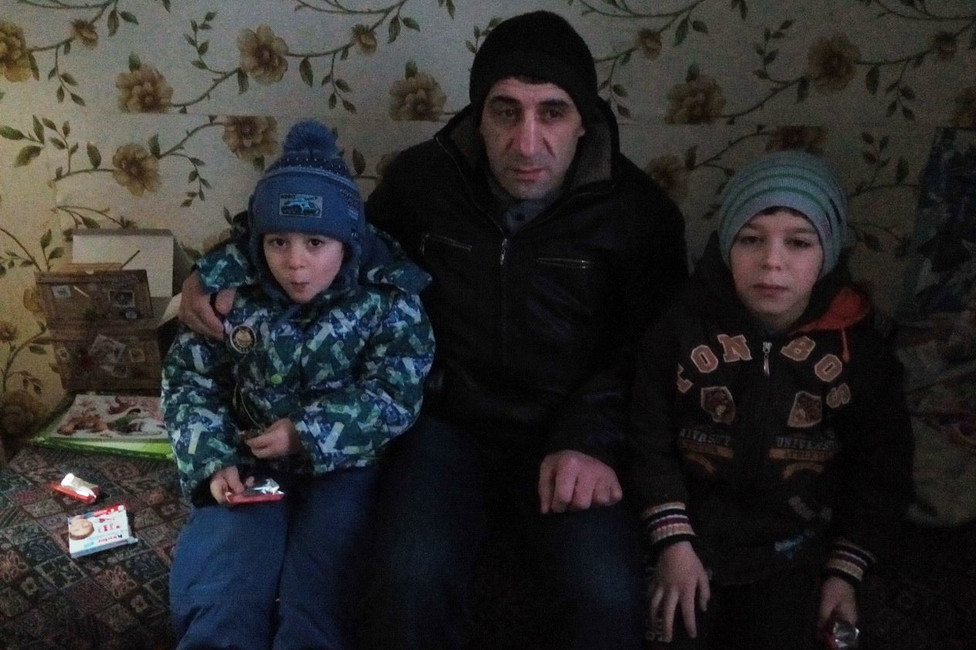 Муса Мамедов со своими сыновьями. Фото: из личного архива