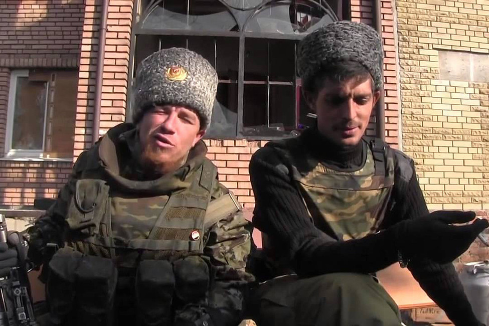 Командир батальона «Спарта» Арсений Павлов (Моторола) и командир батальона «Сомали» Михаил Толстых (Гиви). Кадр: Youtube