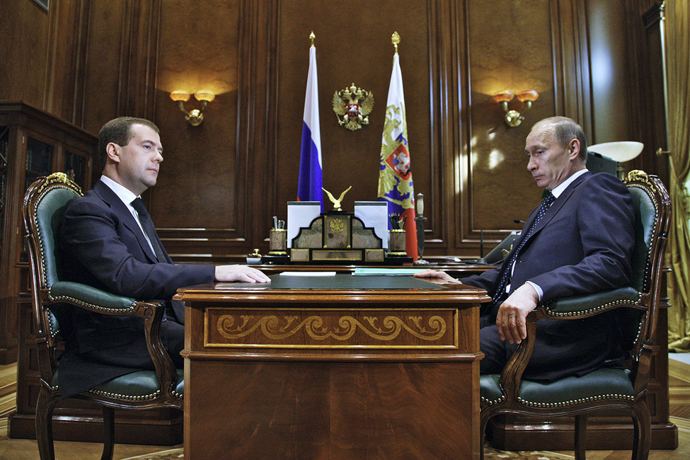 Президент России Дмитрий Медведев и премьер-министр Владимир Путин, 2010 год. Фото: Sputnik / Reuters