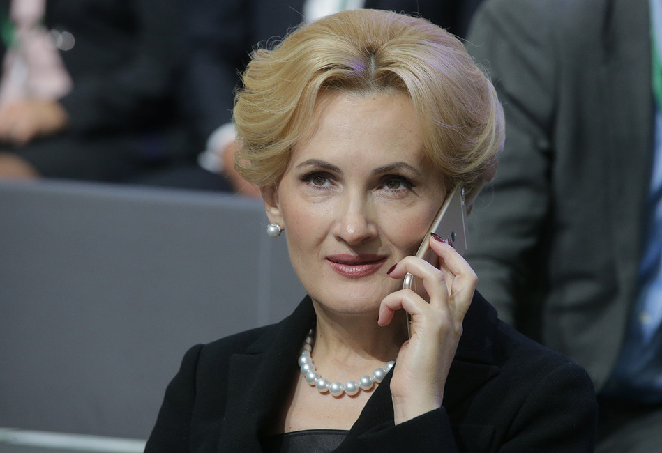 В рамках «пакета Яровой» россияне доложат о всех, кто пользуется их телефонами