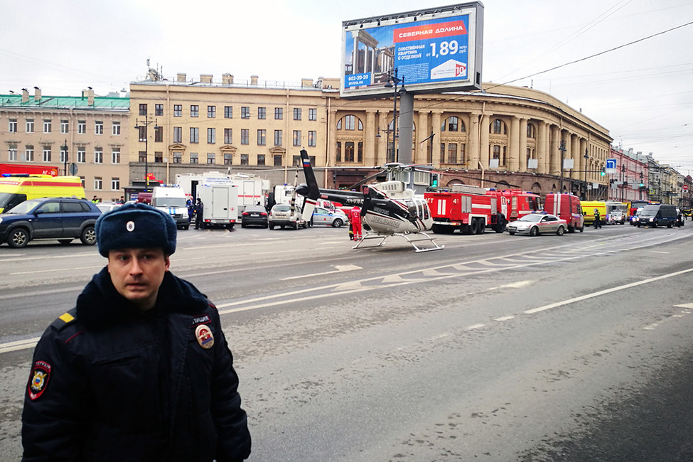 Ситуация около станции метро «Технологический институт» после взрыва, 3 апреля 2017 года. Фото: Руслан Шамуков / AFP