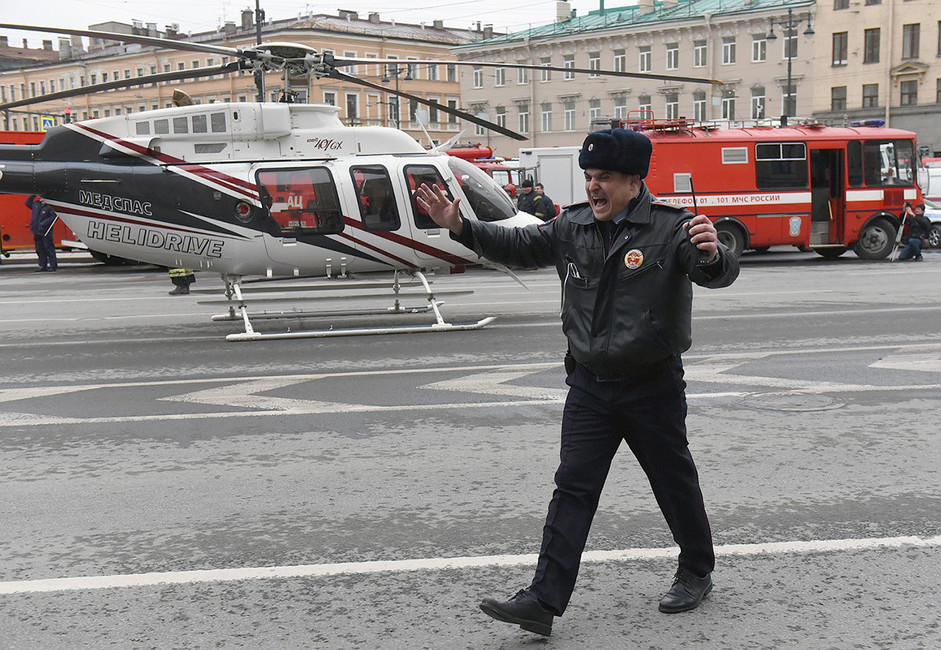 Ситуация около станции метро «Технологический институт» после взрыва, 3 апреля 2017 года.Фото: Александр Коряков / Коммерсантъ