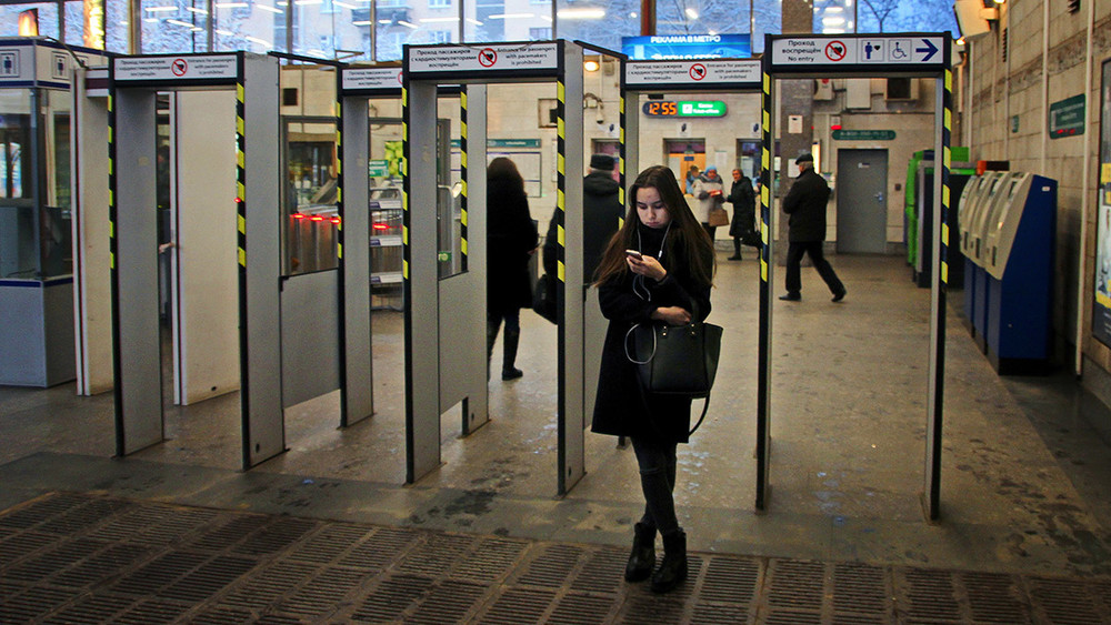 Кто устанавливал рамки в петербургском метро, и почему они не спасли от теракта