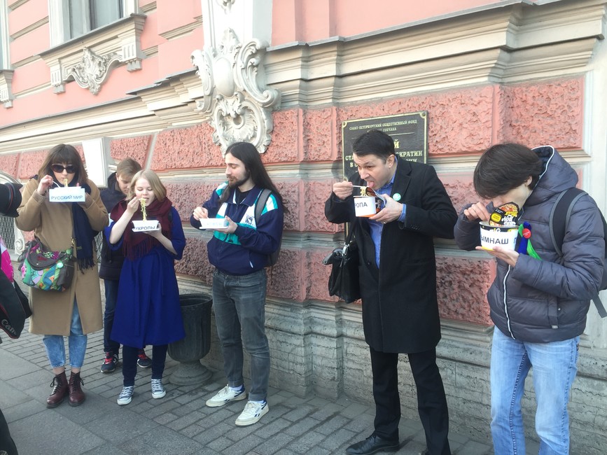 В Петербурге прошла акция против замалчивания «реальных проблем» в СМИ