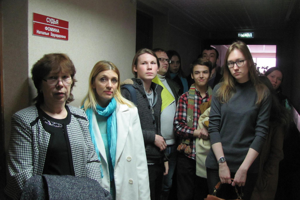 «Судья испугалась открытого судебного процесса». В Чебоксарах отложили суд над уволенной за протесты 26 марта воспитательницей