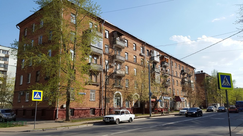Пятиэтажка в Очаково, которая была недавно была капитально отремонтирована. Фото: Открытая Россия