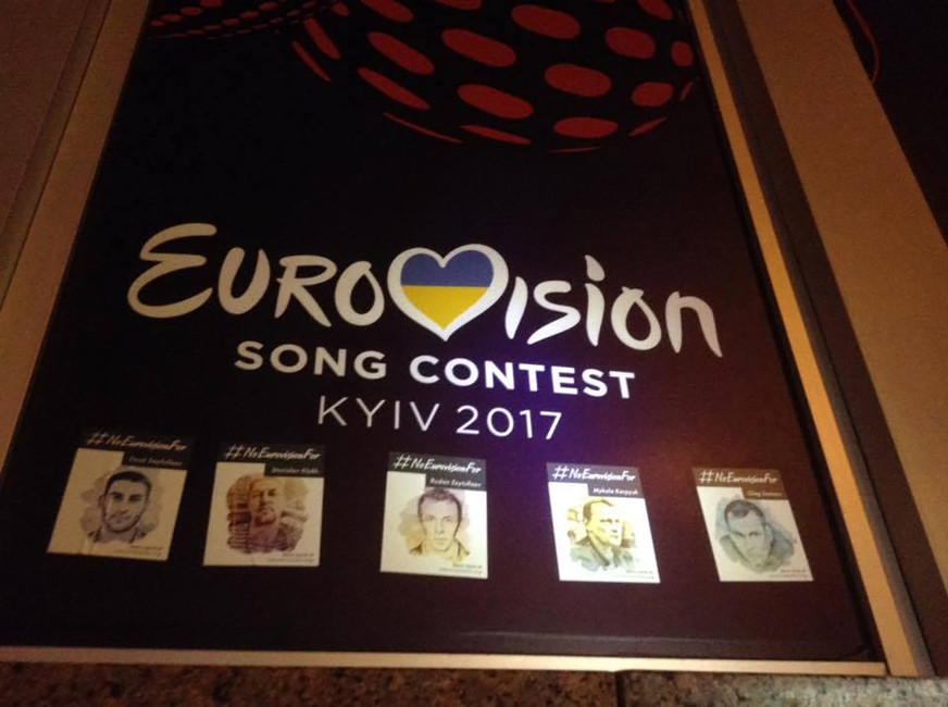Листовки компании в поддержку политзаключенных украинцев, удерживаемых в России. Фото: Юлия Архипова