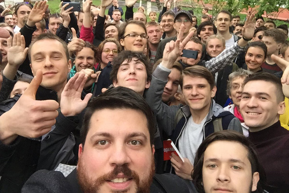 Команда Навального столкнулась с давлением силовиков при открытии штаба во Владивостоке