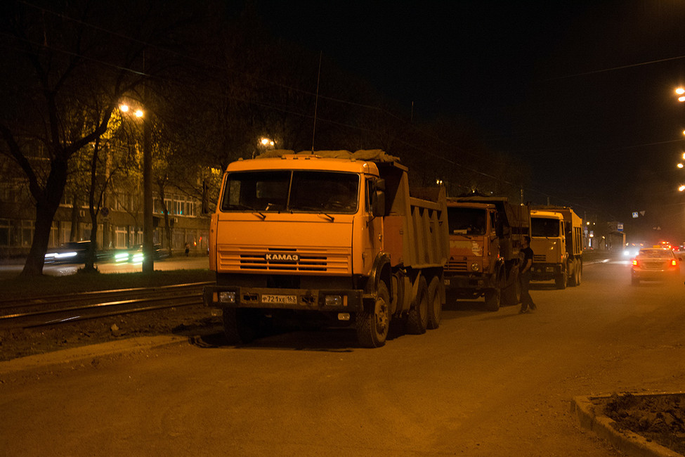 Самарцы перекрыли дорогу, спасая пруд «Сухой» от строительной техники
