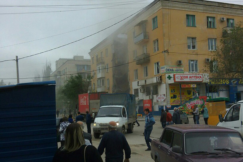 Минимум два человека погибли в результате взрыва газа в жилом доме в Волгограде