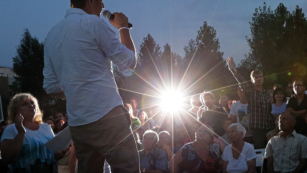 Дума приравняла встречи с избирателями к митингам. Рашкин и Маркелов — о том, что изменит это закон