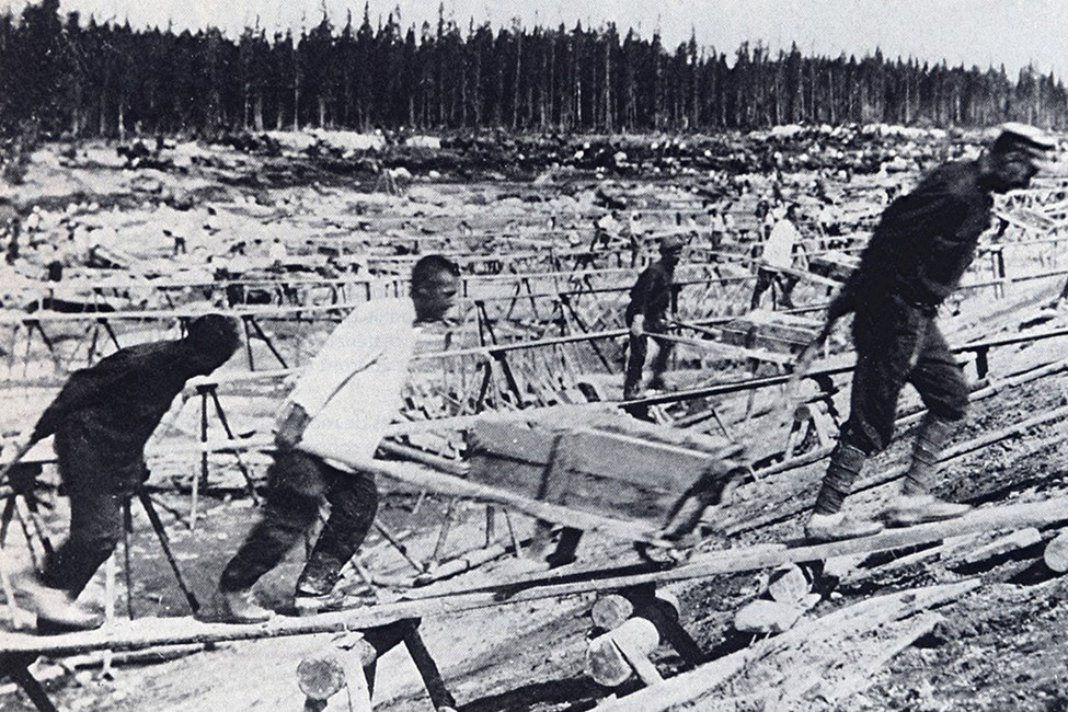 Узники Особого лагеря № 4 (он же Степлаг). Накануне Кенгирского восстания. Фото: wikimedia commons