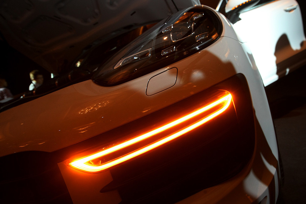 Пьяного следователя МВД, сбившего пенсионерку на своем Porsche, оставили под подпиской о невыезде
