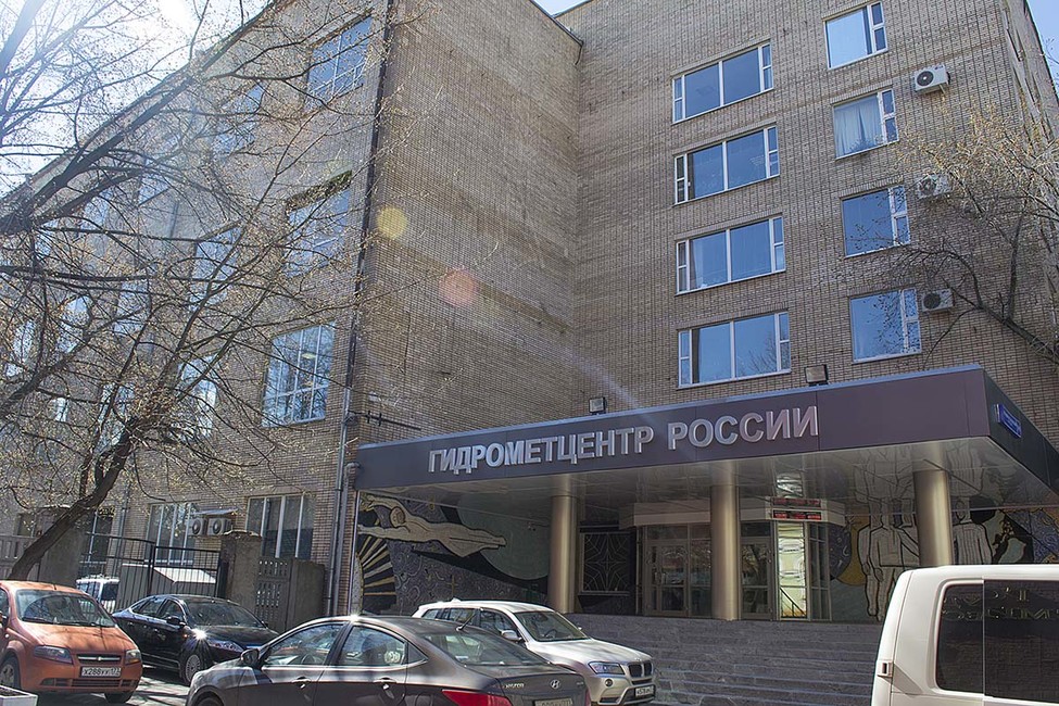 Гидромет обходят стороной: зачем синоптики записывают видео для Путина