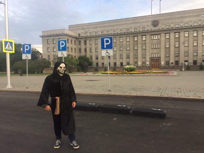 Один из организаторов акции в Иркутске. Фото: «Иркутск-онлайн»