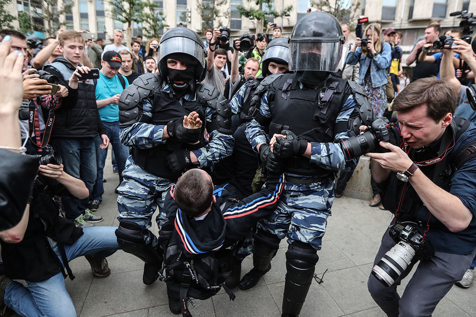 Мосгорсуд оставил под домашним арестом фигуранта «дела 12 июня» несовершеннолетнего Галяшкина