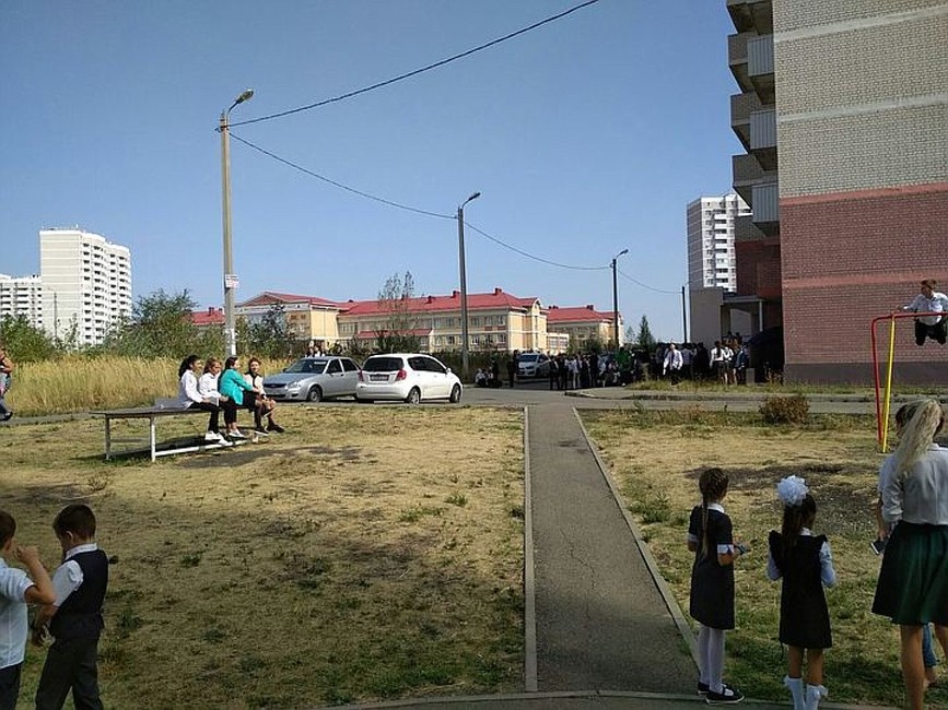 Торговые центры, вокзалы, школы. По России прокатилась волна звонков о заминированных зданиях