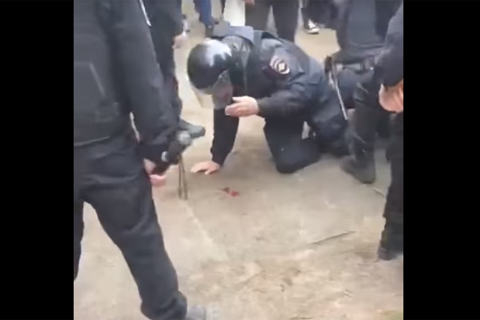 Сотрудник полиции заявил о потере памяти после удара на митинге Навального 12 июня в Петербурге