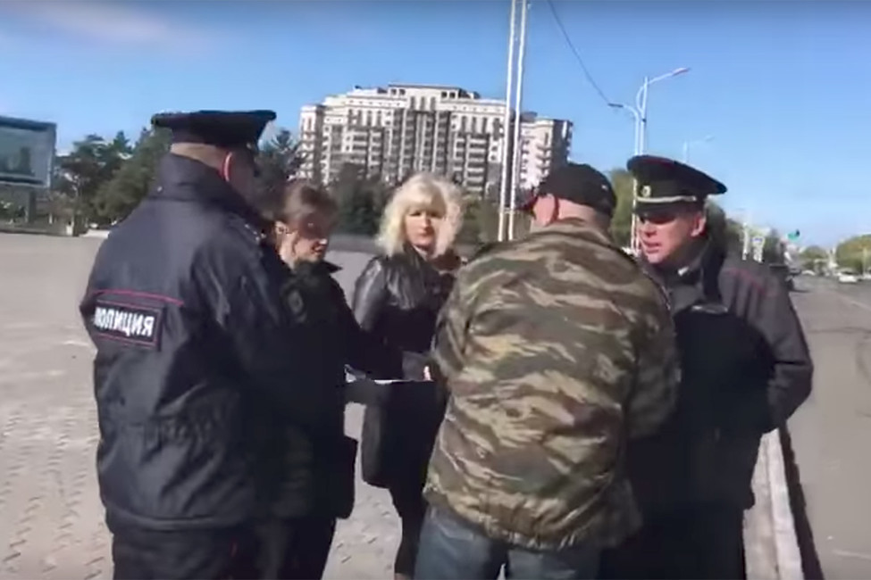 Двух ветеранов боевых действий задержали во время одиночного пикета в Благовещенске