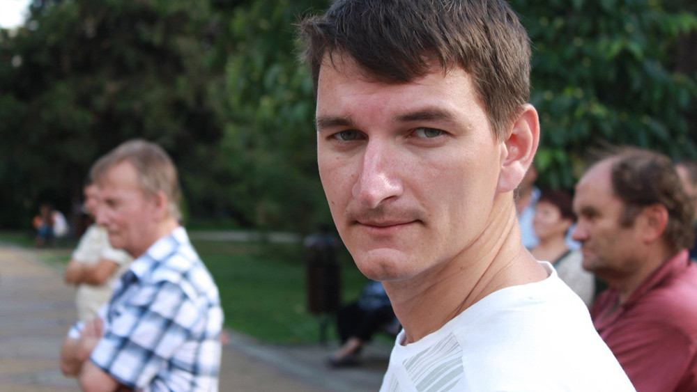 Блогер из Сочи получил 3 суток ареста после того, как снял на видео нахамившего ему чиновника администрации