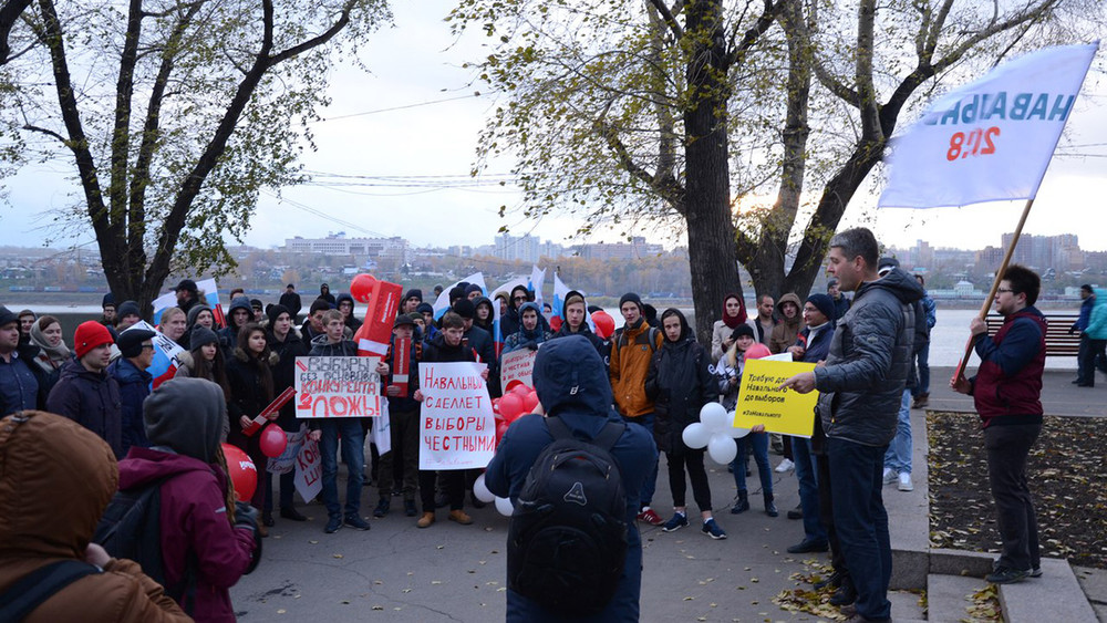 «Путин, привет от Саддама Хусейна»: митинг под ледяным дождем в Иркутске