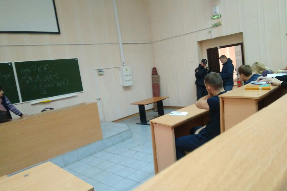 Полиция задержала волонтера штаба Навального на лекции в Новосибирском университете