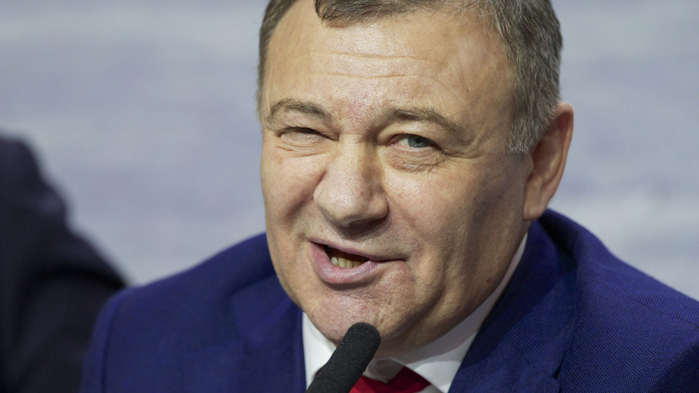 Аркадий Ротенберг наводит мосты на западе и на востоке