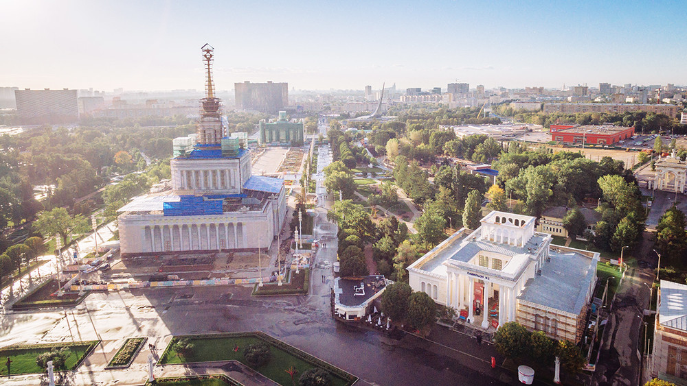На реставрацию ВДНХ потратят 3,3 млрд рублей. В ней примет участие фирма, которая фигурировала в деле о хищениях при реставрации