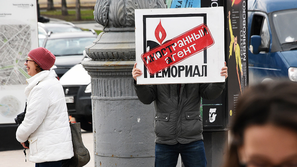 Как за пять лет в России «победили» независимые НКО
