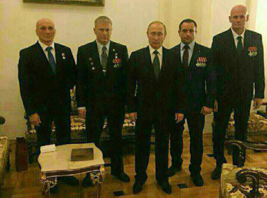 Владимир Путин и руководство ЧВК «Вагнер» в Кремле. Дмитрий Уткин (Вагнер) крайний справа. Источник: fontanka.ru