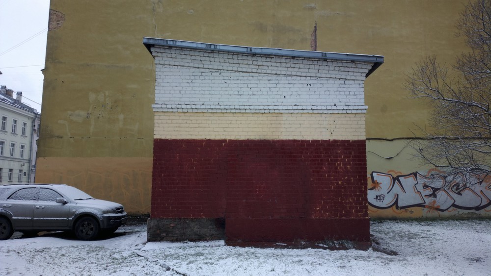 В Петербурге закрасили граффити в память о погибших в теракте 3 апреля