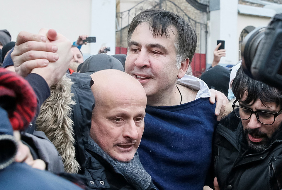 Михаила Саакашвили отбили у СБУ всего несколько сотен активистов
