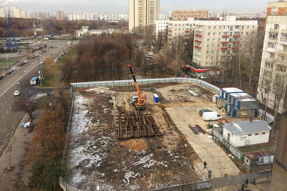 Стройка на месте детской площадки. Фото: "Защита Детской Спортивной Площадки Кравченко 16 / Вконтакте